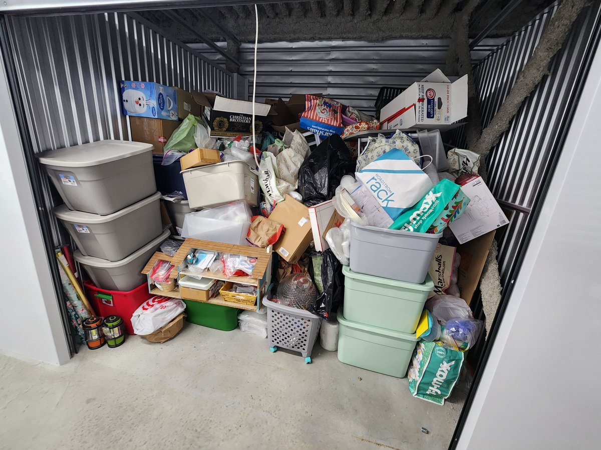 10 x 10 storage unit in Newtown, PA