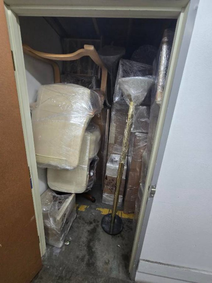 10 x 13 storage unit in Santa Monica, CA