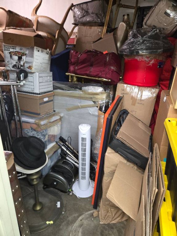 10 x 20 storage unit in Santa Monica, CA
