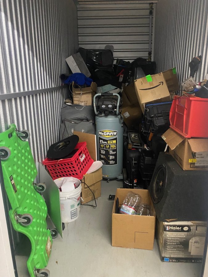 7 x 10 storage unit in Warren, RI
