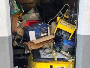 10 x 10 storage unit in Pomona, CA