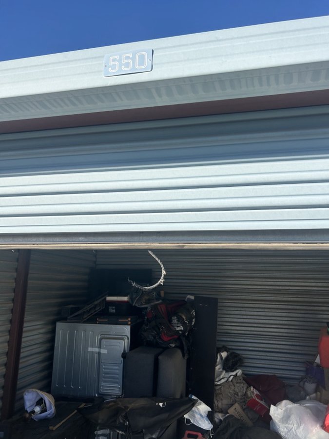 10 x 10 storage unit in Hesperia, CA