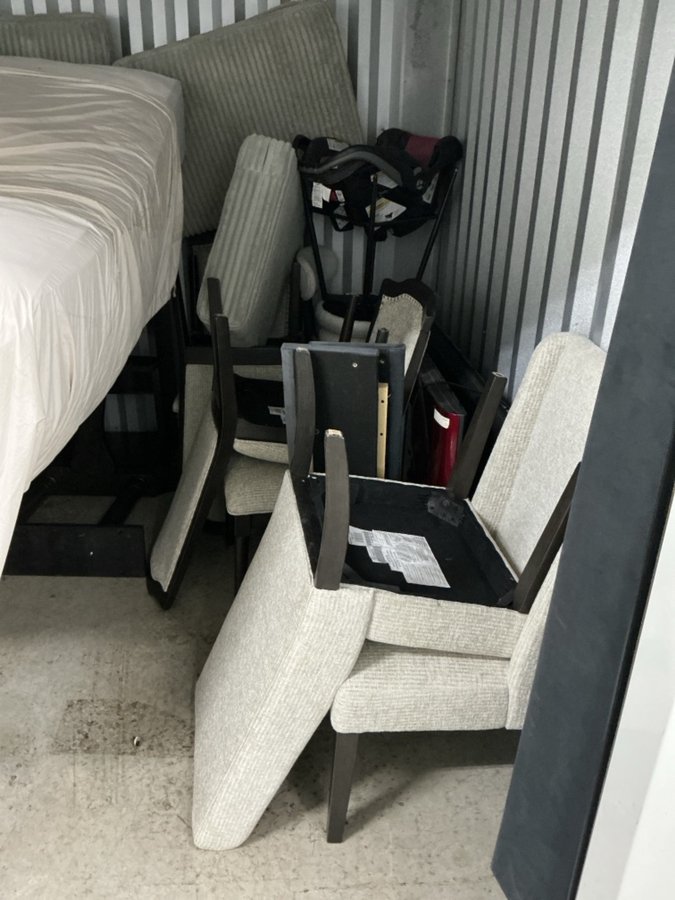 10 x 10 storage unit in Lancaster, PA