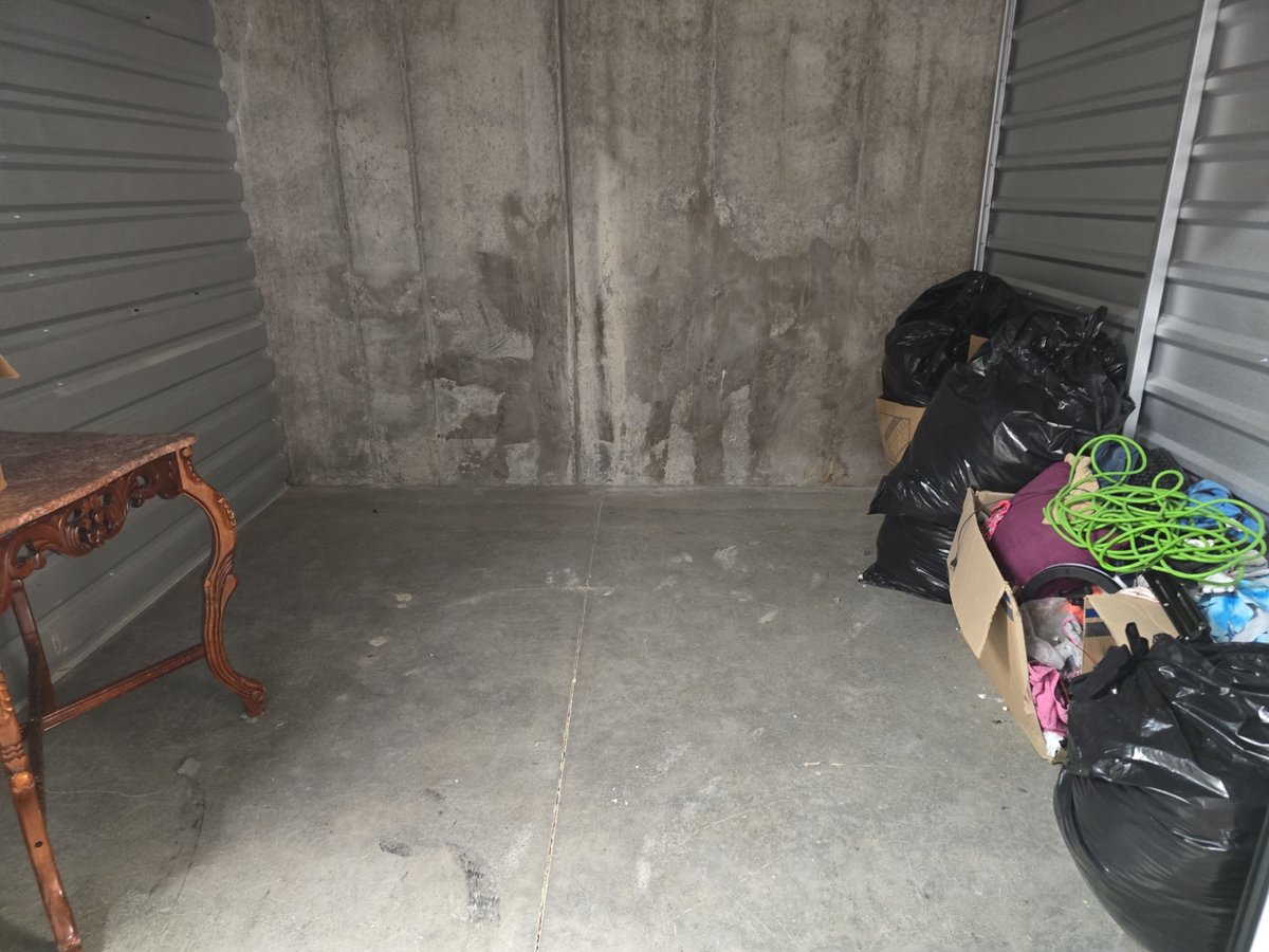10 x 10 storage unit in Hamilton, OH