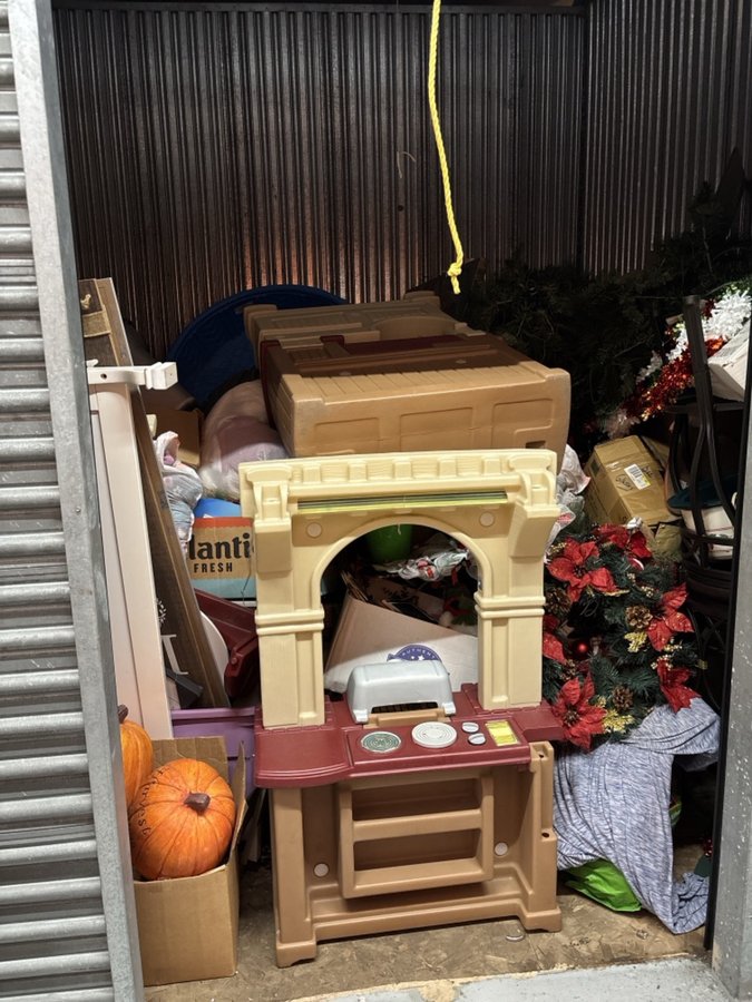 10 x 10 storage unit in Bensalem, PA