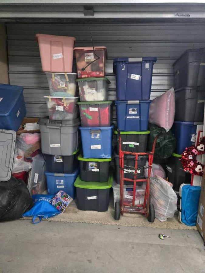 5 x 10 storage unit in Vista, CA