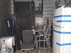 10 x 10 storage unit in Vista, CA