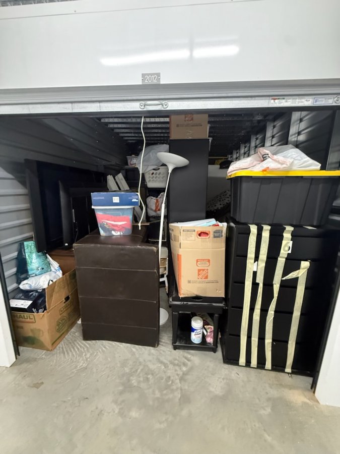 10 x 20 storage unit in Long Beach, CA