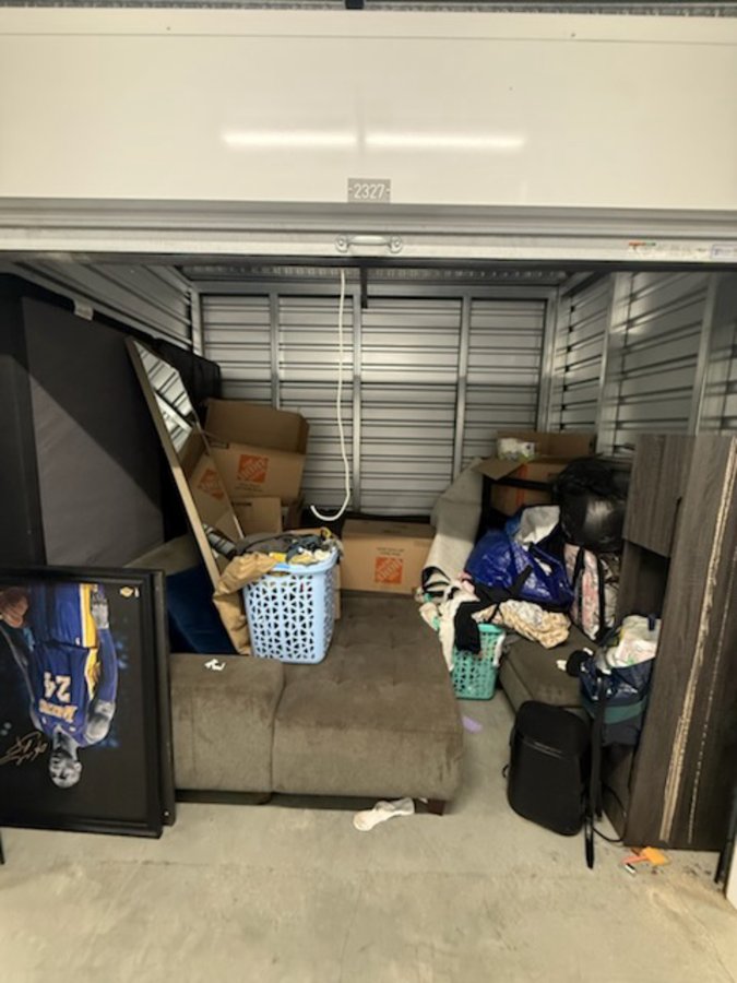 10 x 7 storage unit in Long Beach, CA