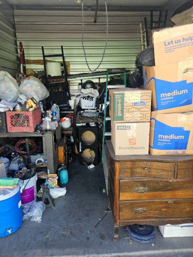 10 x 10 storage unit in San Bernardino, CA