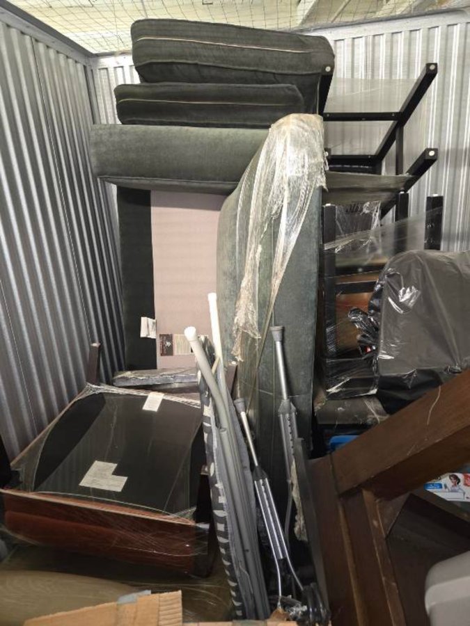 10 x 11 storage unit in Chicago, IL