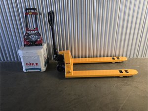 15 x 30 storage unit in Lenexa, KS