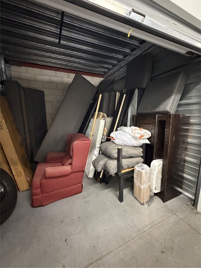 10 x 10 storage unit in Pico Rivera, CA