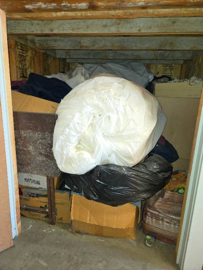 5 x 5 storage unit in Carpinteria, CA