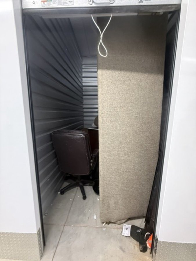 5 x 10 storage unit in Yuba City, CA