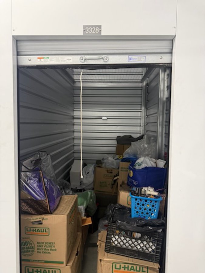 5 x 10 storage unit in Long Beach, CA
