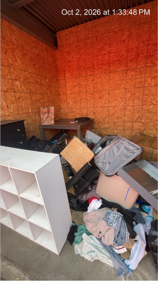 9 x 10 storage unit in Sacramento, CA