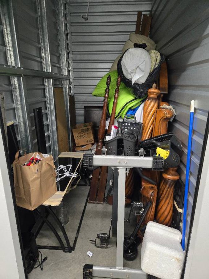 5 x 10 storage unit in Kent, WA