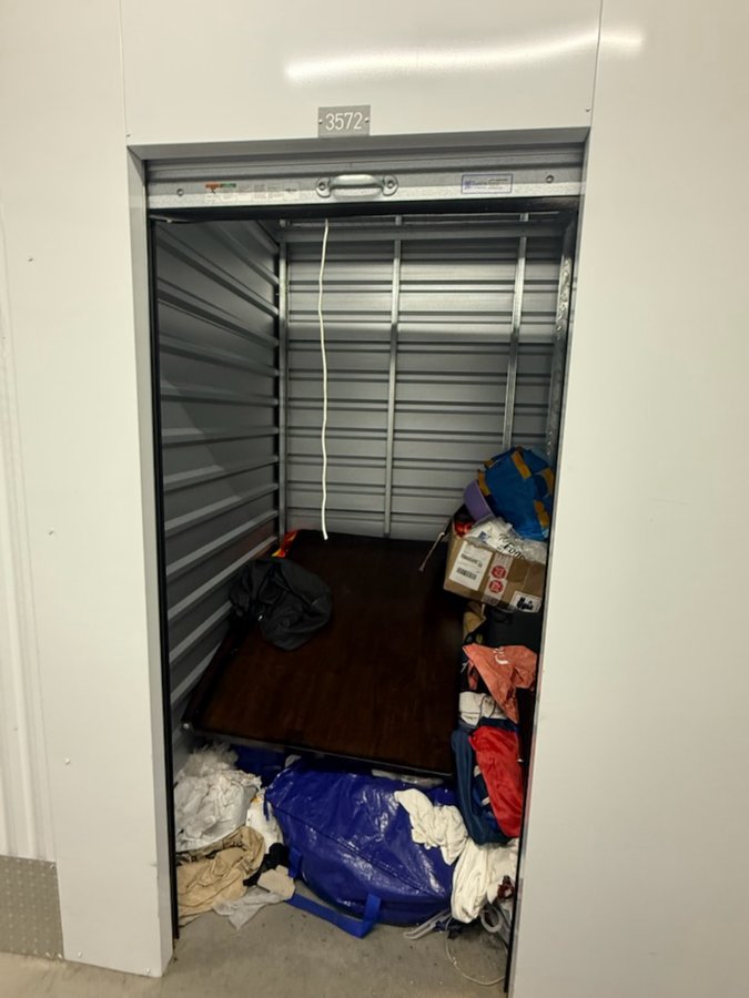 5 x 5 storage unit in Long Beach, CA