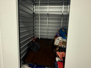 5 x 5 storage unit in Long Beach, CA