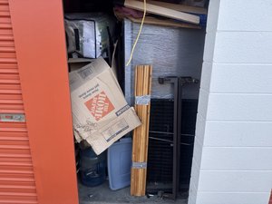 5 x 10 storage unit in Carson, CA