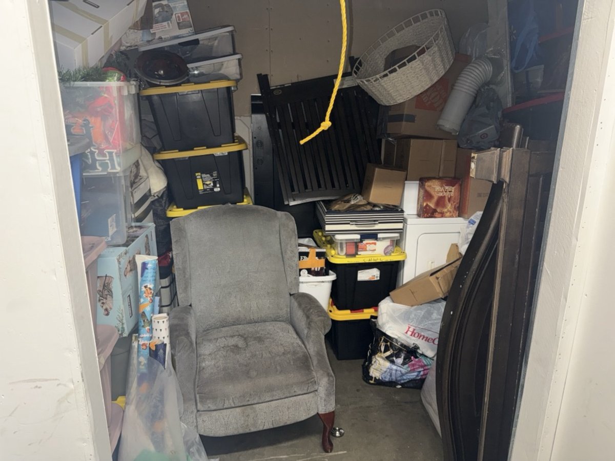 8 x 13 storage unit in Harbor City, CA