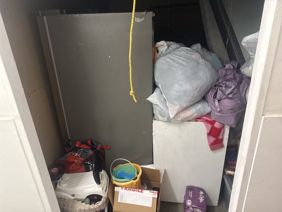 10 x 10 storage unit in Carson, CA