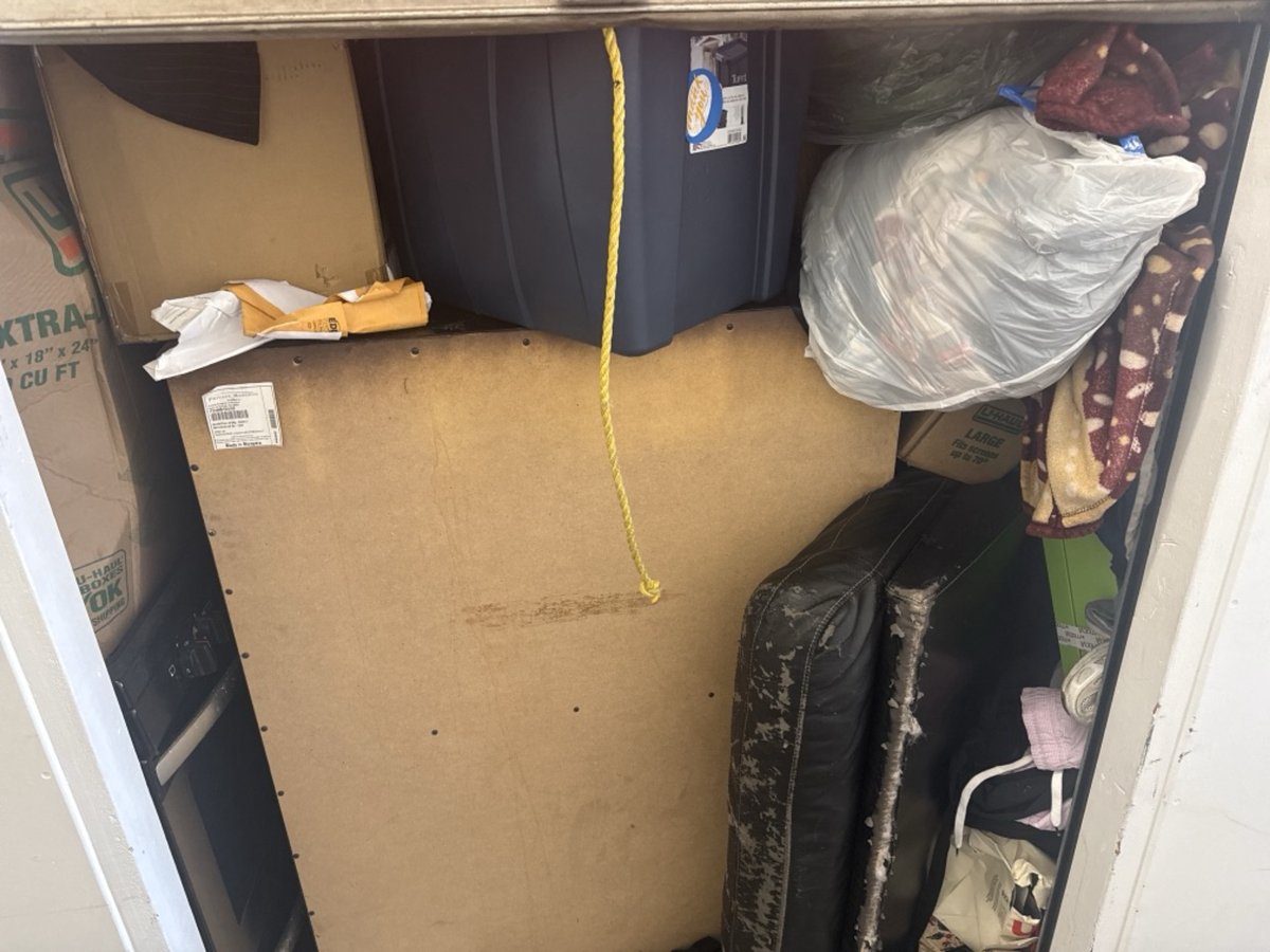 10 x 10 storage unit in Carson, CA