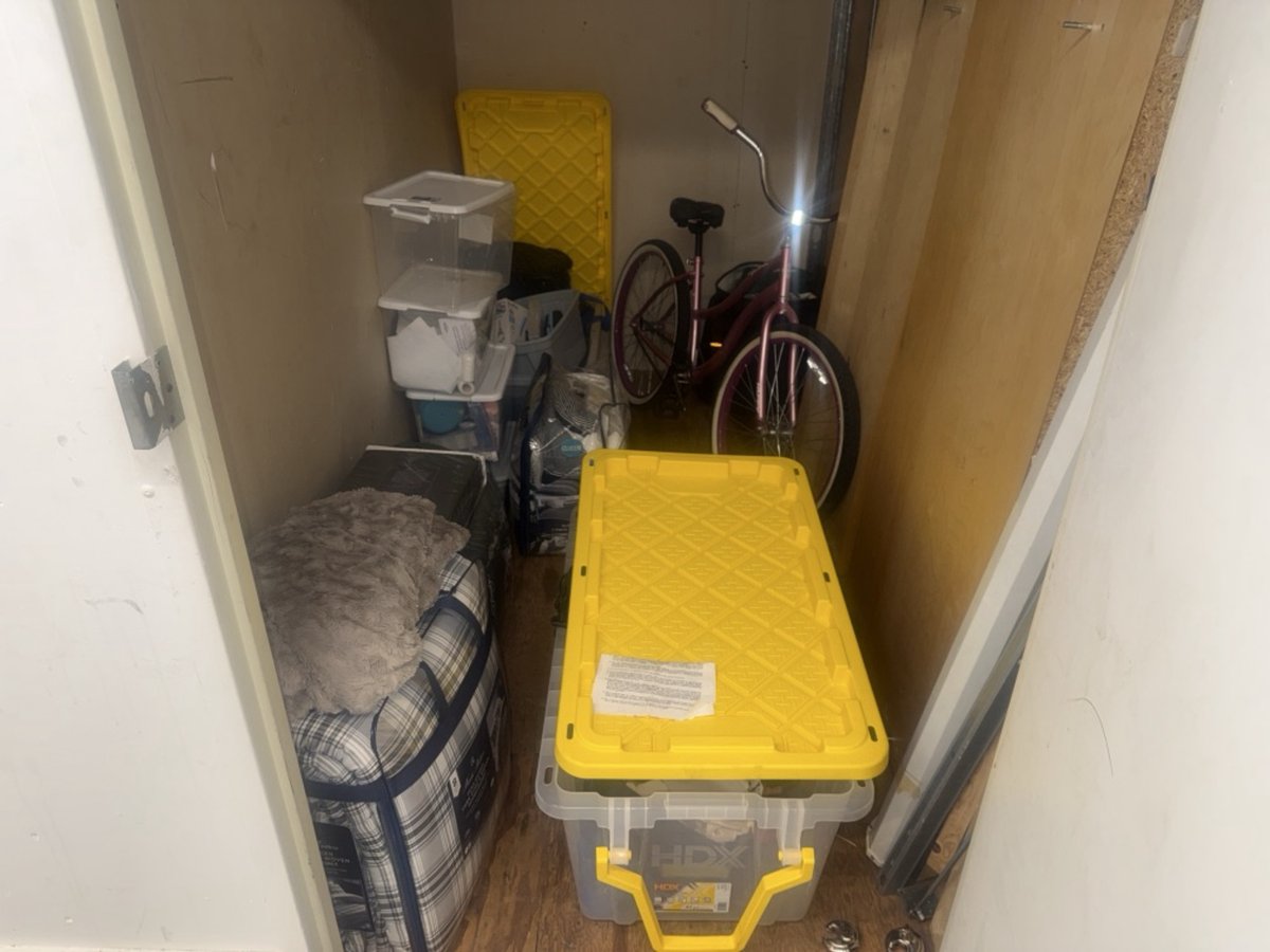 5 x 10 storage unit in Harbor City, CA