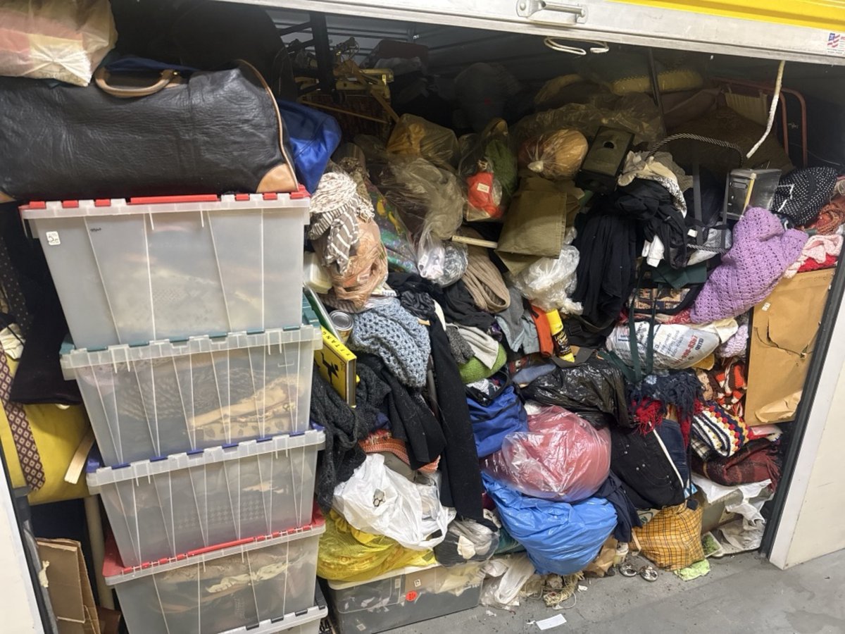 10 x 15 storage unit in Paramount, CA