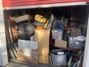 10 x 15 storage unit in Carson, CA
