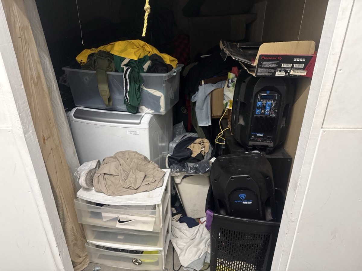 10 x 10 storage unit in Carson, CA