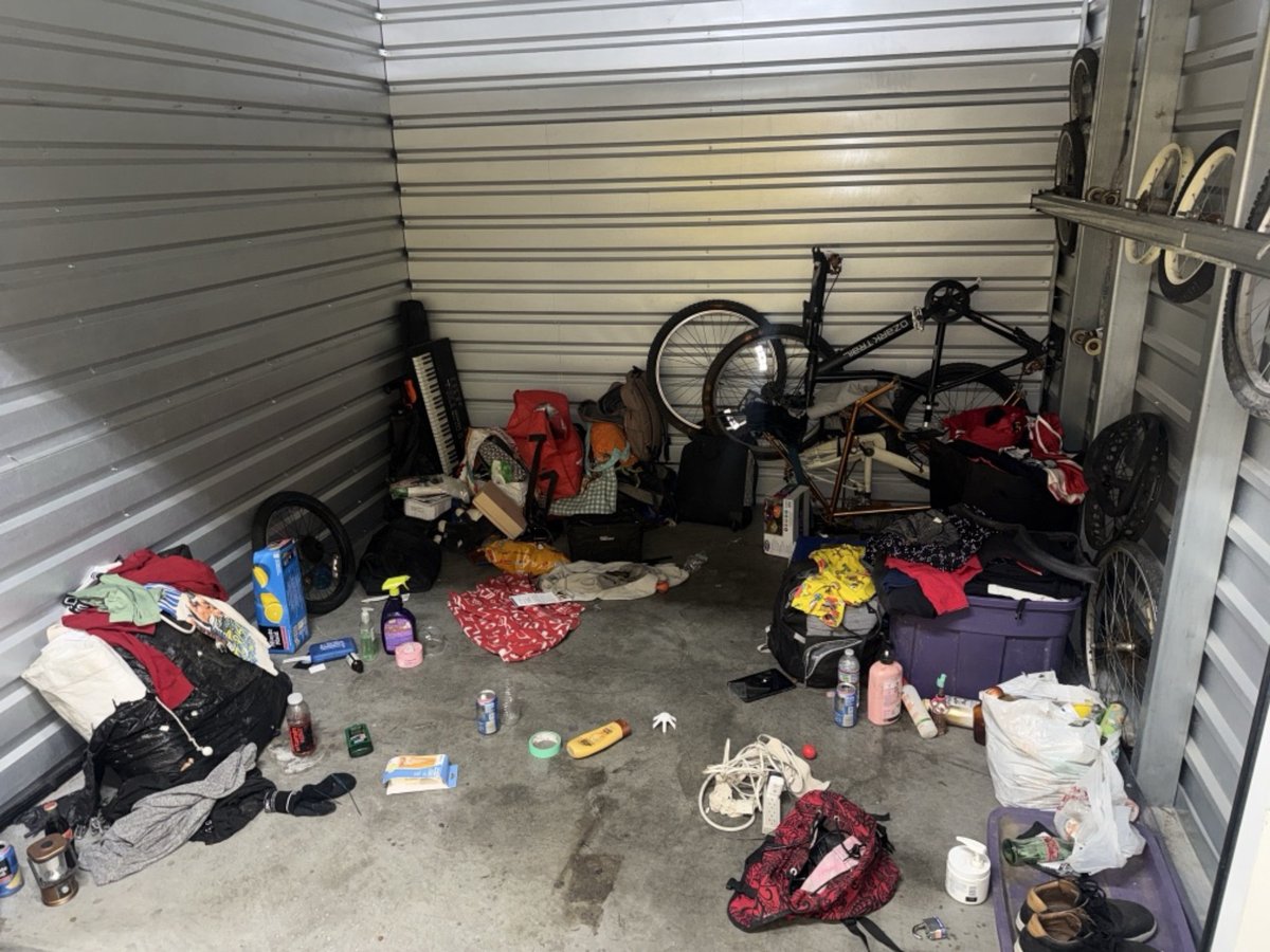 10 x 10 storage unit in Paramount, CA