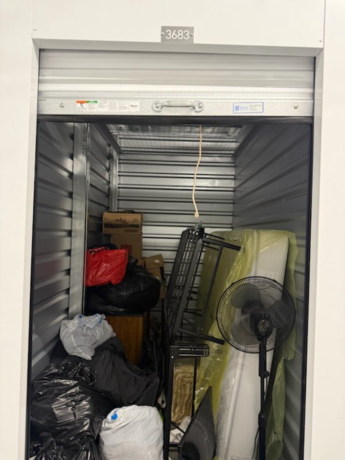 5 x 10 storage unit in Long Beach, CA