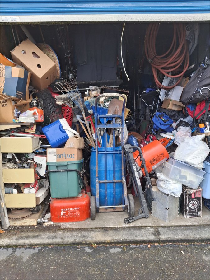 10 x 24 storage unit in Burien, WA