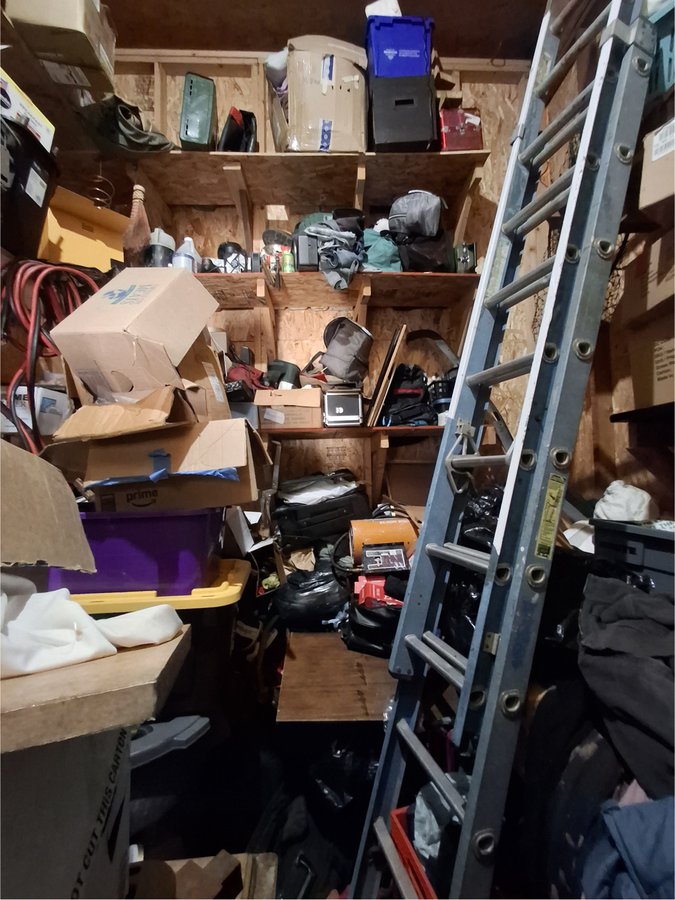 10 x 10 storage unit in Burien, WA