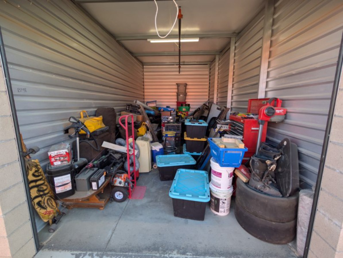 10 x 20 storage unit in Tehachapi, CA