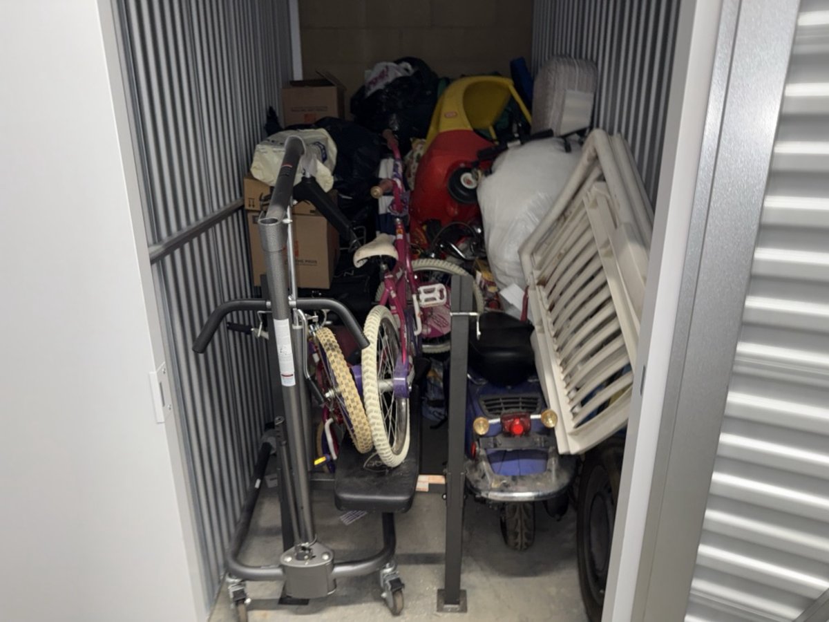 5 x 10 storage unit in Compton, CA