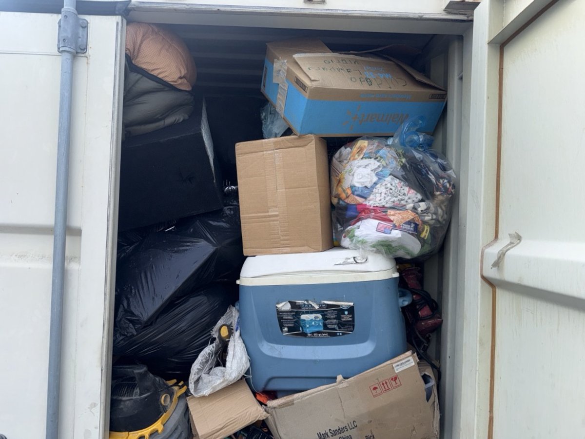 8 x 40 storage unit in Paramount, CA
