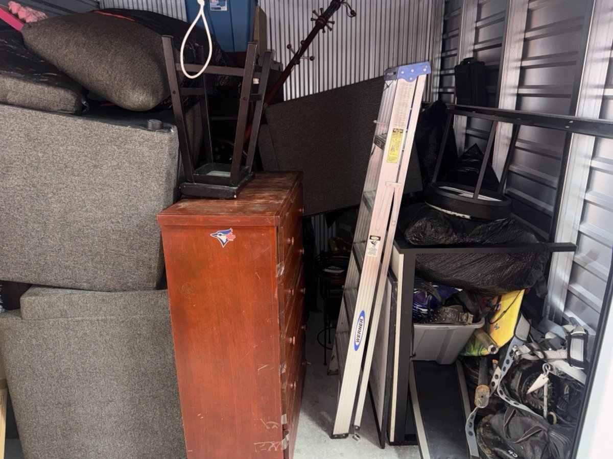 10 x 10 storage unit in Compton, CA