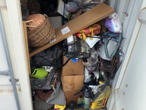 8 x 40 storage unit in Paramount, CA
