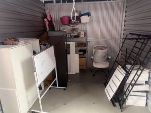 10 x 10 storage unit in Compton, CA