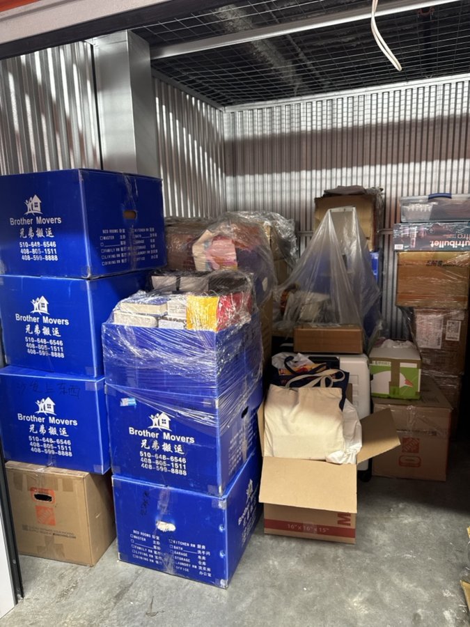10 x 10 storage unit in Cupertino, CA