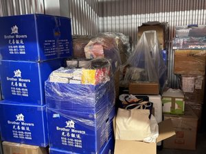 10 x 10 storage unit in Cupertino, CA