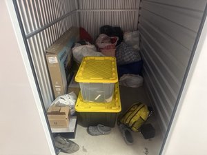 5 x 10 storage unit in Compton, CA