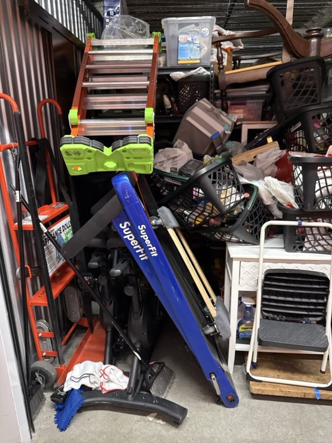 10 x 20 storage unit in Cupertino, CA