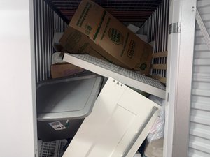 5 x 10 storage unit in Compton, CA
