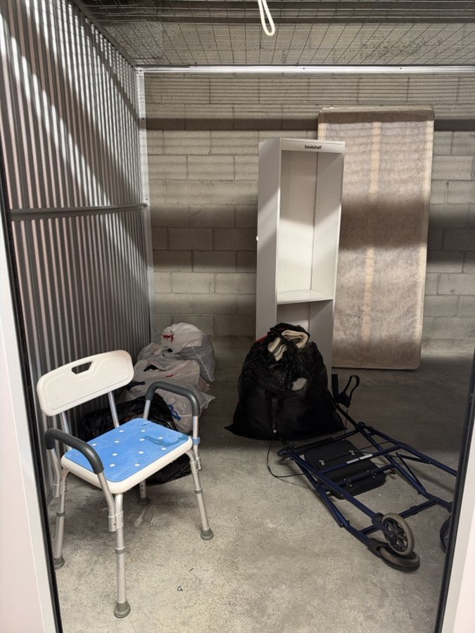 10 x 10 storage unit in Cupertino, CA