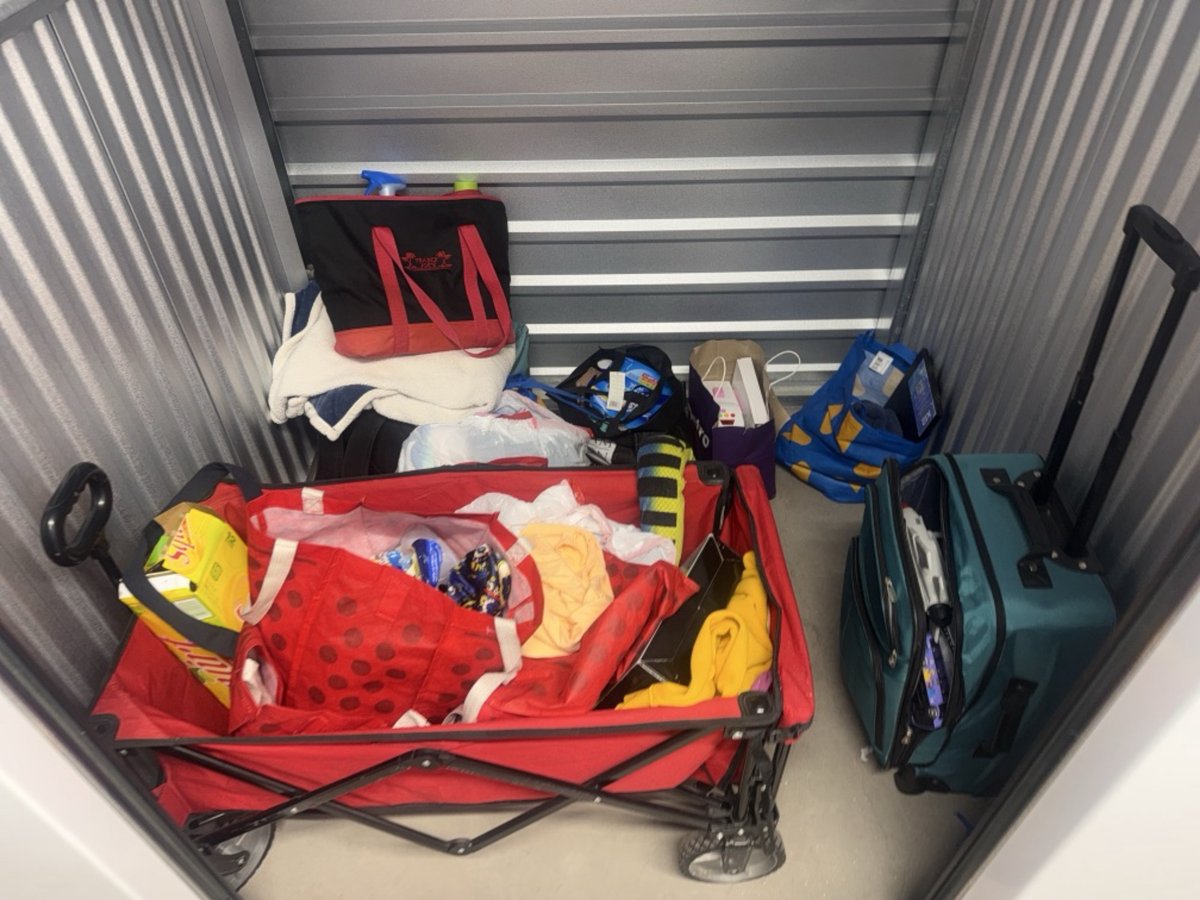 5 x 5 storage unit in Compton, CA