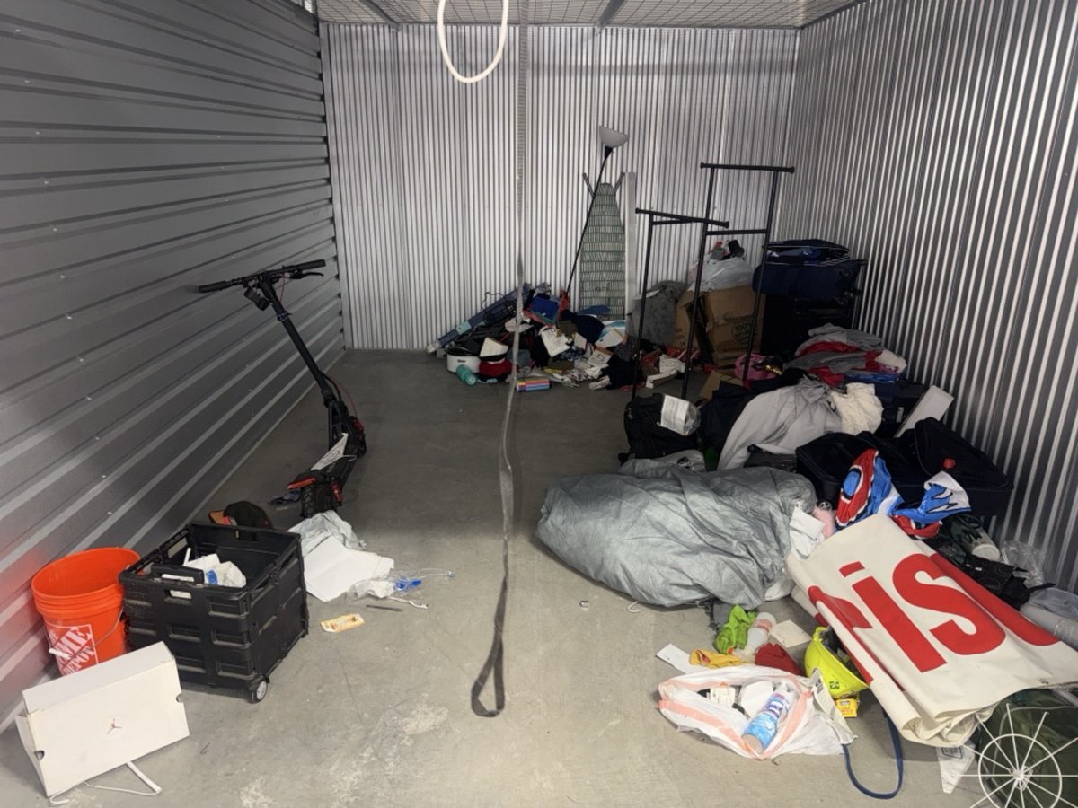 10 x 20 storage unit in Compton, CA